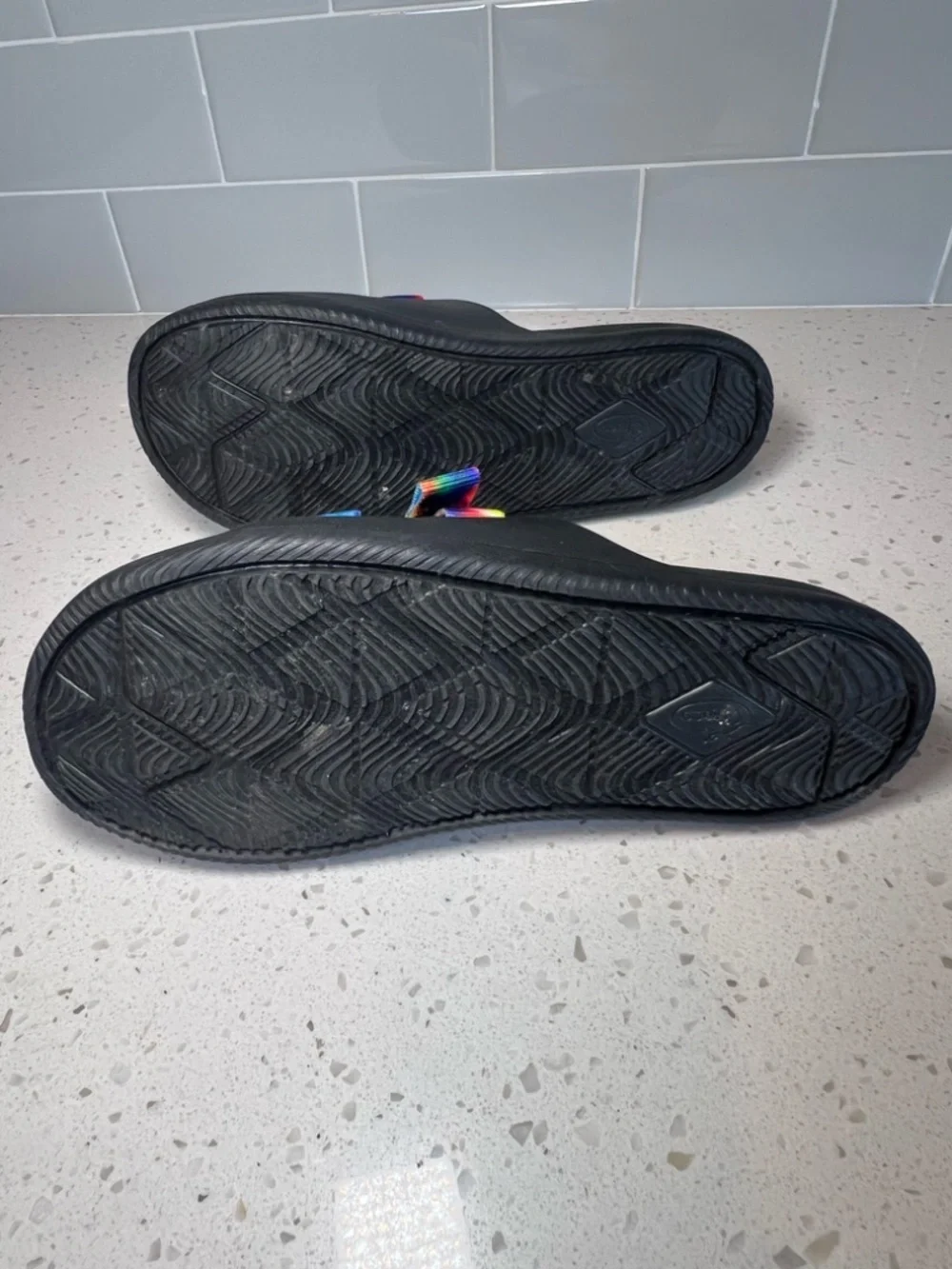 Chaco Chillos Slides Shoes Black Rainbow Tie Dye Adjustable Beach Pool Kids Sz 5